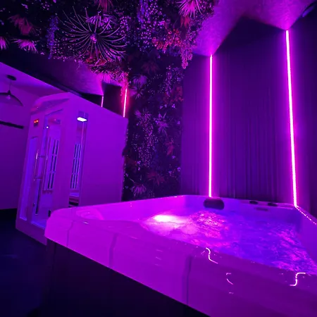 Et Bien Etre Avec Jacuzzi Et Sauna Cossé-le-Vivien