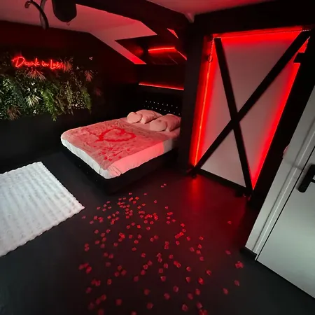 Et Bien Etre Avec Jacuzzi Et Sauna Feriehus Cossé-le-Vivien