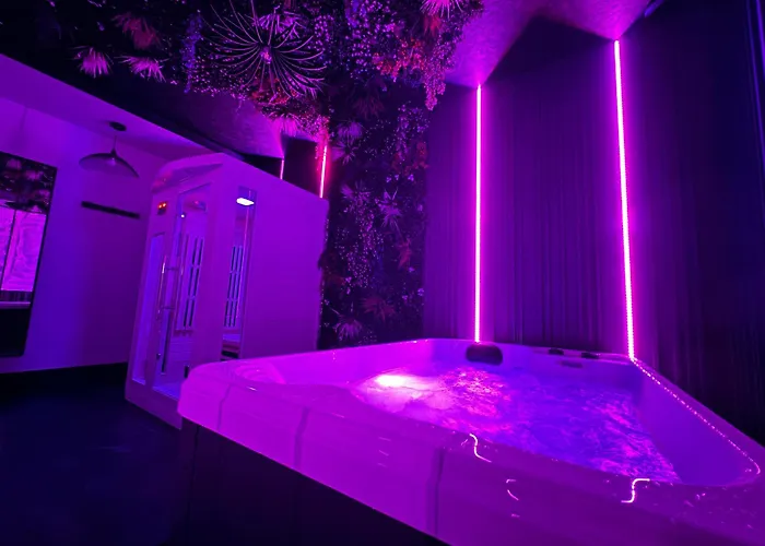 Et Bien Etre Avec Jacuzzi Et Sauna Cossé-le-Vivien